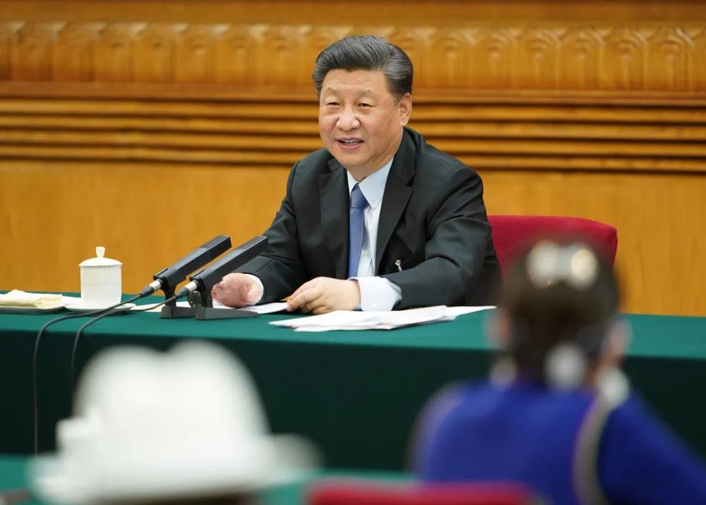 5月22日，习近平总书记参加十三届全国人大三次会议内蒙古代表团的审议。新华社记者 鞠鹏 摄